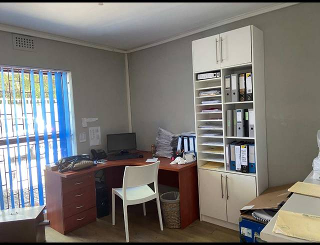 75M² OFFICE TO LET IN KIRSTENHOF